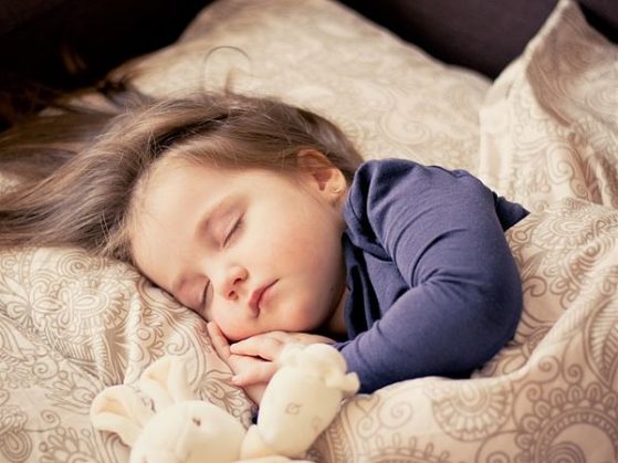 Avoid blue wavelength light for a good school sleep cycle